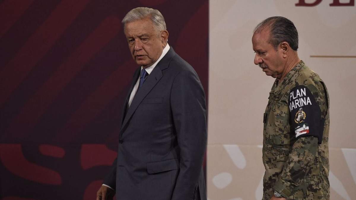 El presidente y el secretario de la Marina, Rafael Ojeda