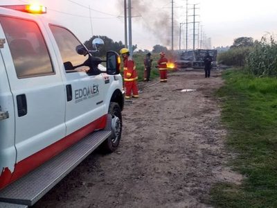 Sofocan incendio en ducto de Pemex en Acolman