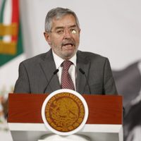 SRE reporta 13 mexicanos muertos en custodia del ICE; otros 13 mil están detenidos