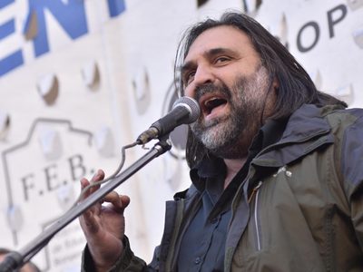 Baradel apoyó la ley impositiva y dijo que “el que más tiene, tiene que aportar más”