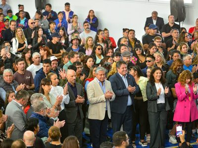 Rolando Figueroa advirtió que el PJ perderá sus dos bancas en el Senado si siguen "ladrándole a la luna"