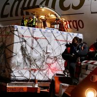 Llega a México primer lote de 870 mil dosis de la vacuna de AstraZeneca