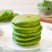 Panqueques de espinaca y avena: una comida ligera, rápida y con solo 4 ingredientes