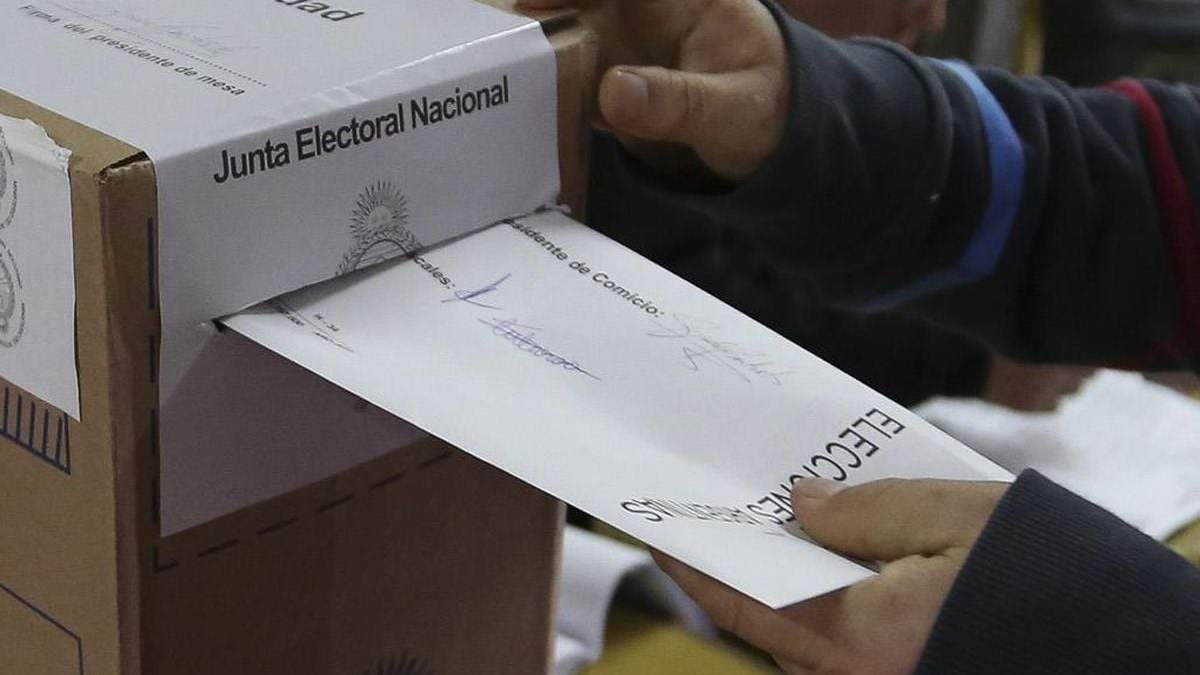 Elecciones primarias, abiertas, simultaneas y obligatorias. Fuente: (Twitter)