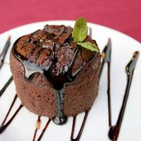 Torta soufflé de chocolate sin harina ni azúcar y con solo 4 ingredientes