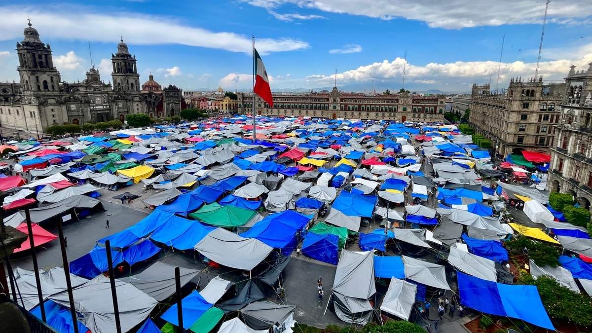 El plantón de la CNTE en el Zócalo de la CDMX