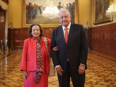 AMLO recibe a Ifigenia Martínez en Palacio Nacional