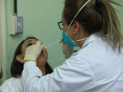 Novedades: empezarán a testear a personal de salud y grupos de riesgo