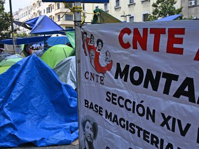 Gobierno federal ofrece a la CNTE una “aseguradora pública” que administre y entregue pensiones