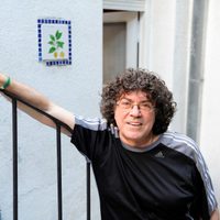 Lejos de pensar en el retiro, así está hoy Piero a los 79 años, el artista que marcó generaciones en los 70