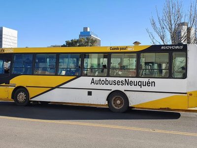 Exigen bonificación del boleto de colectivos y estacionamiento gratuito para el personal de Salud