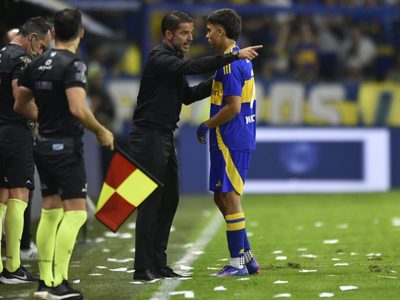 Cambió la formación: Fernando Gago explicó el ingreso de Barinaga al equipo titular