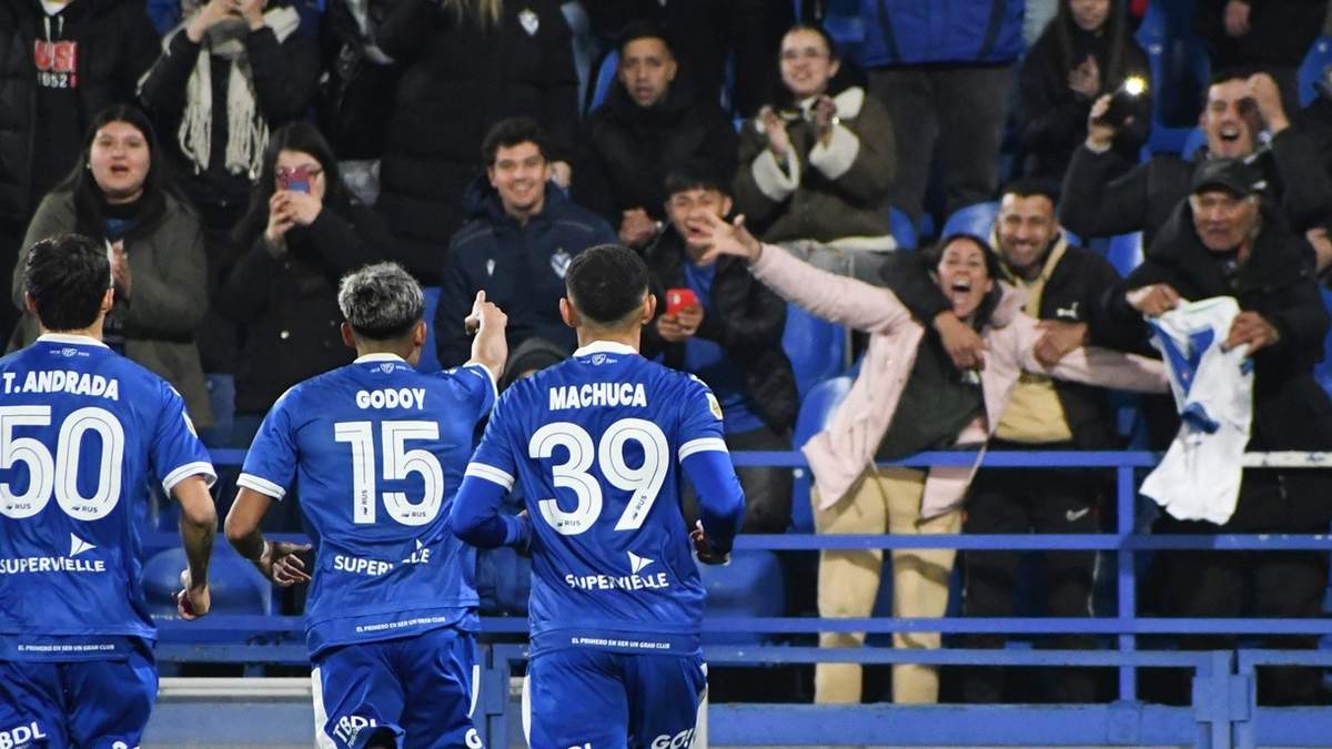 Con la 39, Imanol Machuca en un festejo.