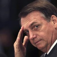 Jair Bolsonaro dice estar arrepentido por sus dichos en medio de la pandemia y contra las mujeres