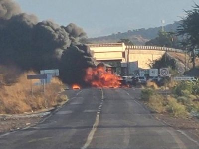 Narcobloqueos y ataques a Ejército y Guardia Nacional en Jalisco y Michoacán; cinco muertos (Video)