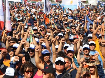 Petroleros decidieron suspender el paro mientras haya abastecimiento de combustibles