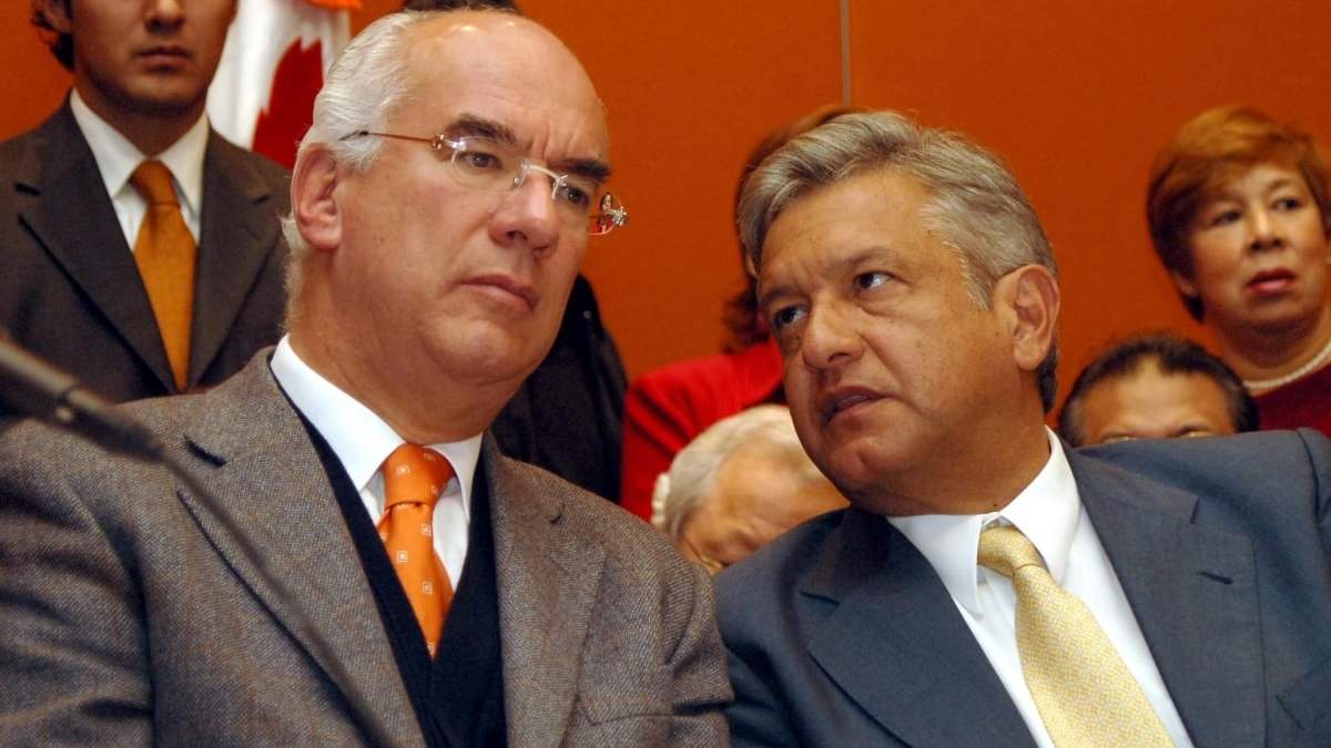 Dante Delgado y Andrés Manuel López Obrador en 2005