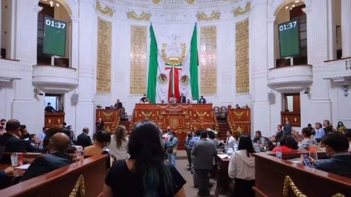 Congreso aprueba ley para justificar inasistencias de estudiantes por síntomas menstruales
