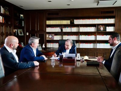 Gobernador Durazo atrae interés de empresa australiana para comercializar por el Puerto de Guaymas