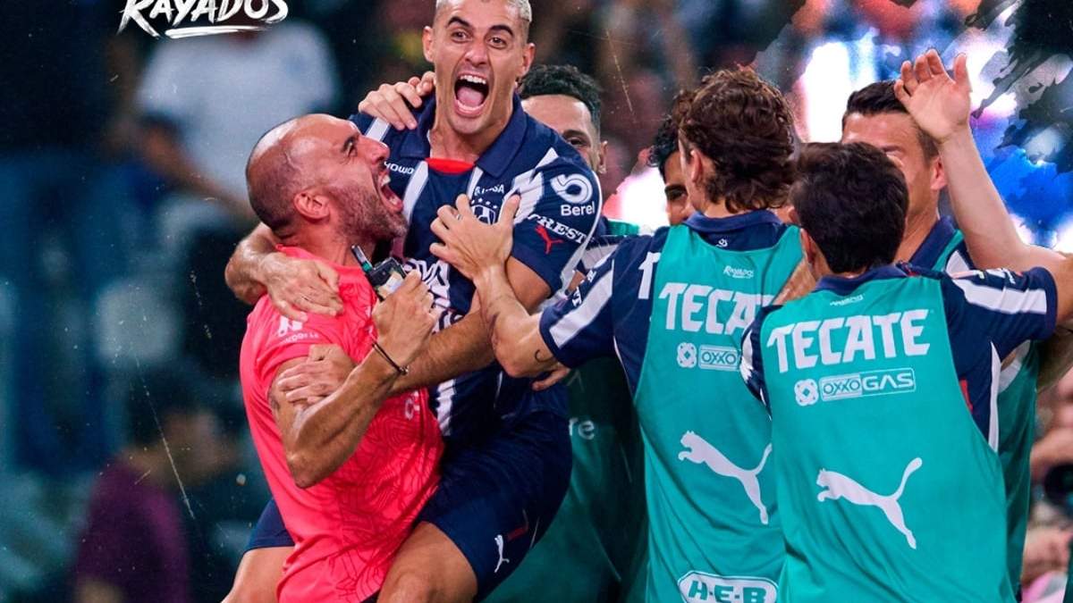 Festejos al final del partido Monterrey-Toluca