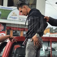 Una multitud detiene y quema vivos a dos asaltantes venezolanos en Ecuador