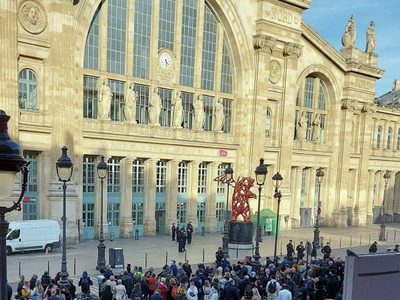 Evacuaron totalmente la estación Gare du Nord de París por un paquete sospechoso