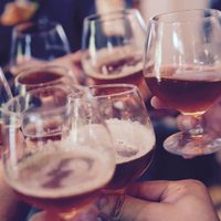 Una Asociación de Borrachos reclama por el aumento en el precio del alcohol