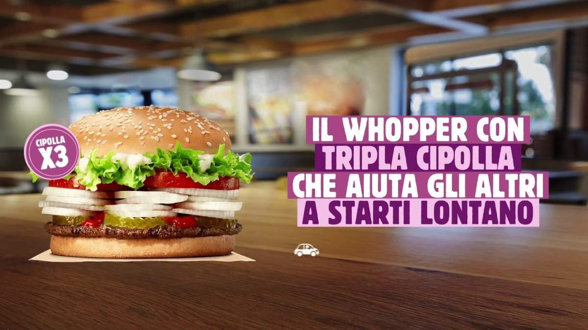 Crean una hamburguesa para ayudar al distanciamiento. Fuente: (Instagram)