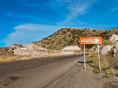 La carretera en Sonora que una facturera dejó sin reparar