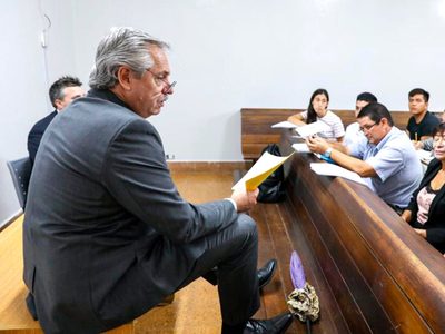 Alberto Fernández defendió a la profesora de La Matanza: “Que haya tenido ese debate es formidable”