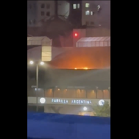 Se incendia restaurante en el Centro Comercial Santa Fe en CDMX (Video)