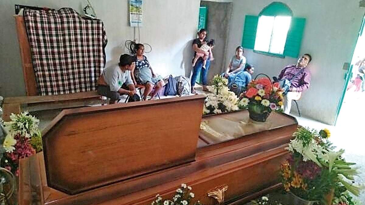 Luto en Nueva Victoria, Chiapas