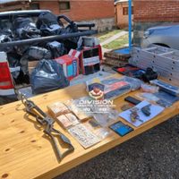 Un operativo conjunto de la policía permitió detener a tres personas en San Martín de los Andes