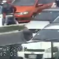 Caen asaltantes captados por cámaras de vigilancia en Venustiano Carranza (video)