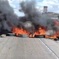 Vecinos de Querétaro recurren a bloqueos viales ante inseguridad y corte de luz