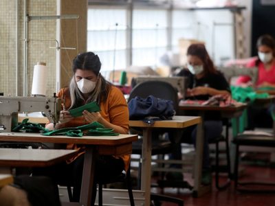 Adiós cuarentena: el 10 de mayo volverían a funcionar unas 500 fábricas y los comercios minoristas