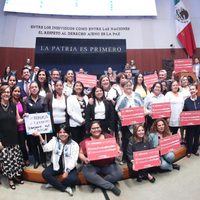 Senado avala prestaciones para trabajadoras domésticas