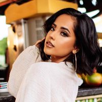 El mejor remedio para la cuarentena: Becky G en la pileta y… ¡SIN PUDOR!