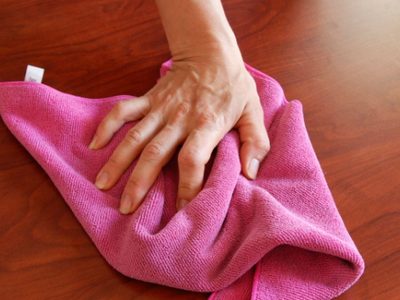 Con solo 3 ingredientes, el súper tip para dejar tus muebles de madera brillantes y con efecto "espejo"