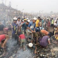 Un nuevo incendio envuelve a un campo de refugiados en Bangladesh