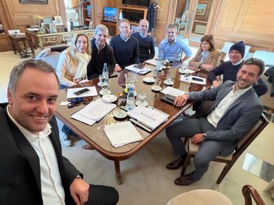 Santiago Caputo y Martín Menem se reencontraron en Casa Rosada