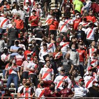 El Gobierno y la AFA acordaron respetar "con firmeza" el aforo del 50% en los estadios