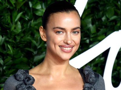 "¡Una bomba!" Irina Shayk hace temblar todo con un ajustado bikini