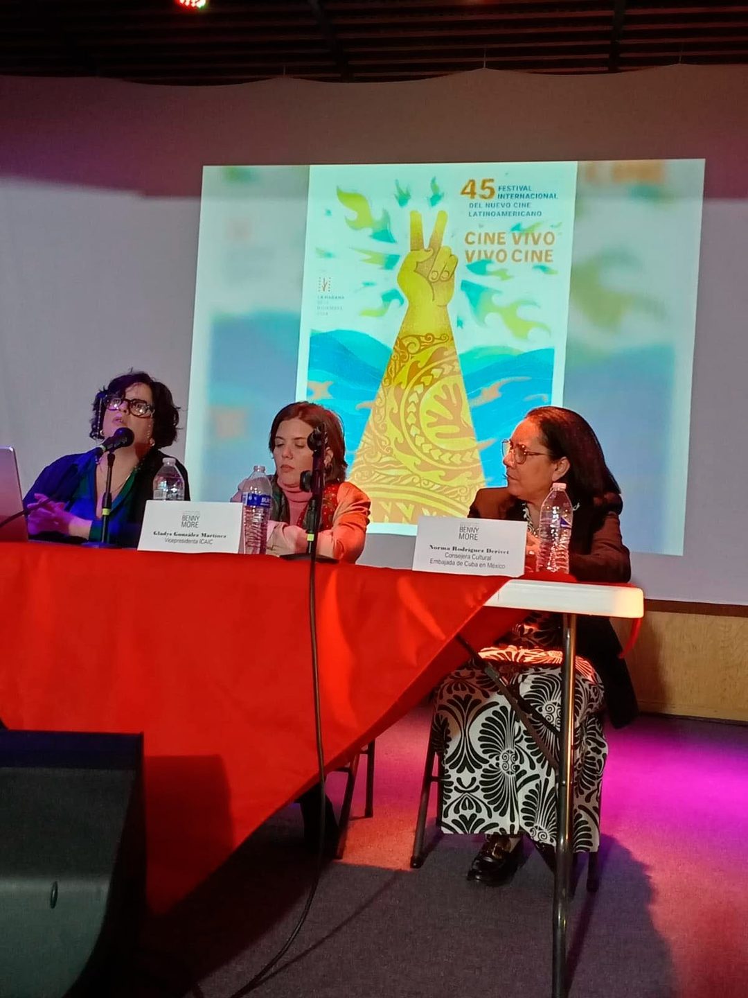 La presentacion a prensa. Foto Especial