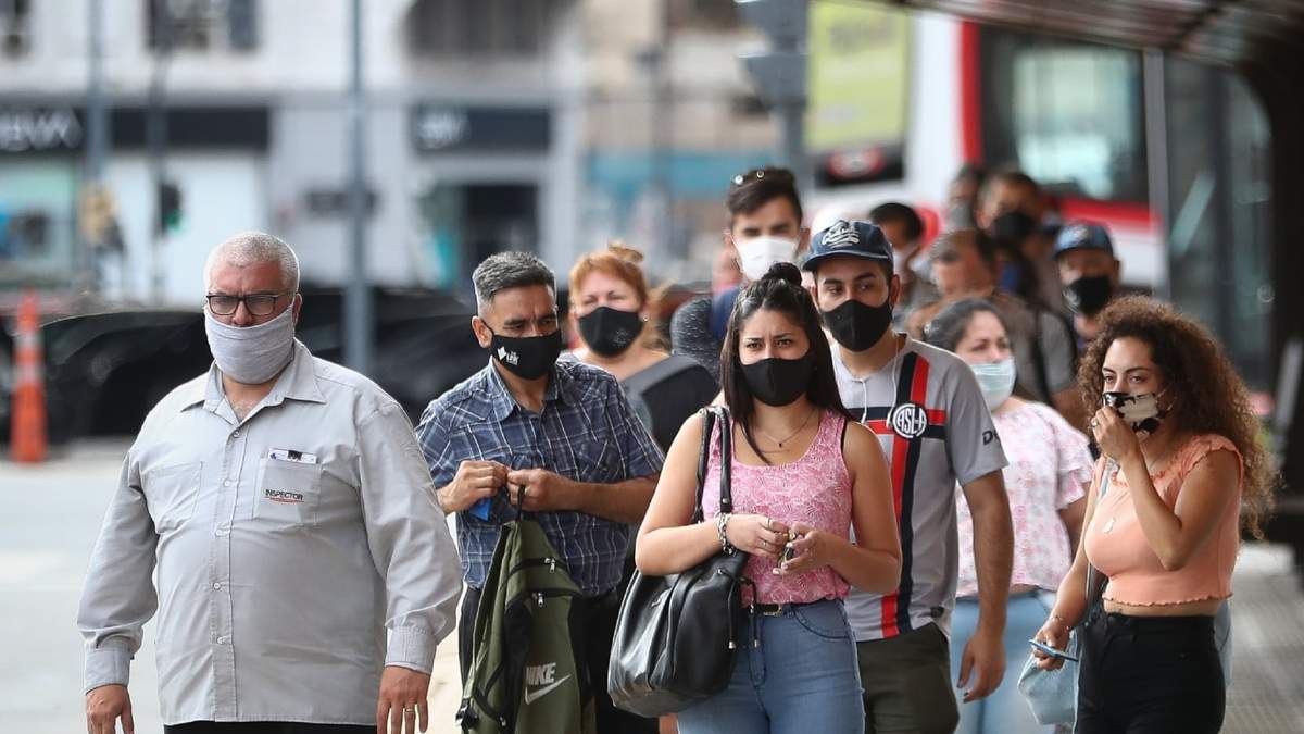 No será necesario tomar la temperatura corporal a partir de las nuevas flexibilizaciones de los protocolos. Fuente: (Twitter)
