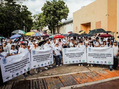 Se manifiestan en Chiapas en contra de la reforma al Poder Judicial