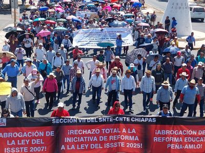 El SNTE-CNTE en Chiapas inicia paro laboral contra la reforma educativa y la Ley del ISSSTE