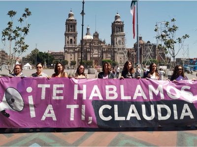 Colectivos feministas relacionan a Sheinbaum con militarismo