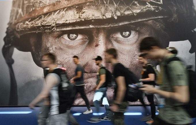 Cartel publicitario del videojuego "Call of Duty" en la feria Gamescom en Colonia, Alemania, 22 de agosto de 2017
