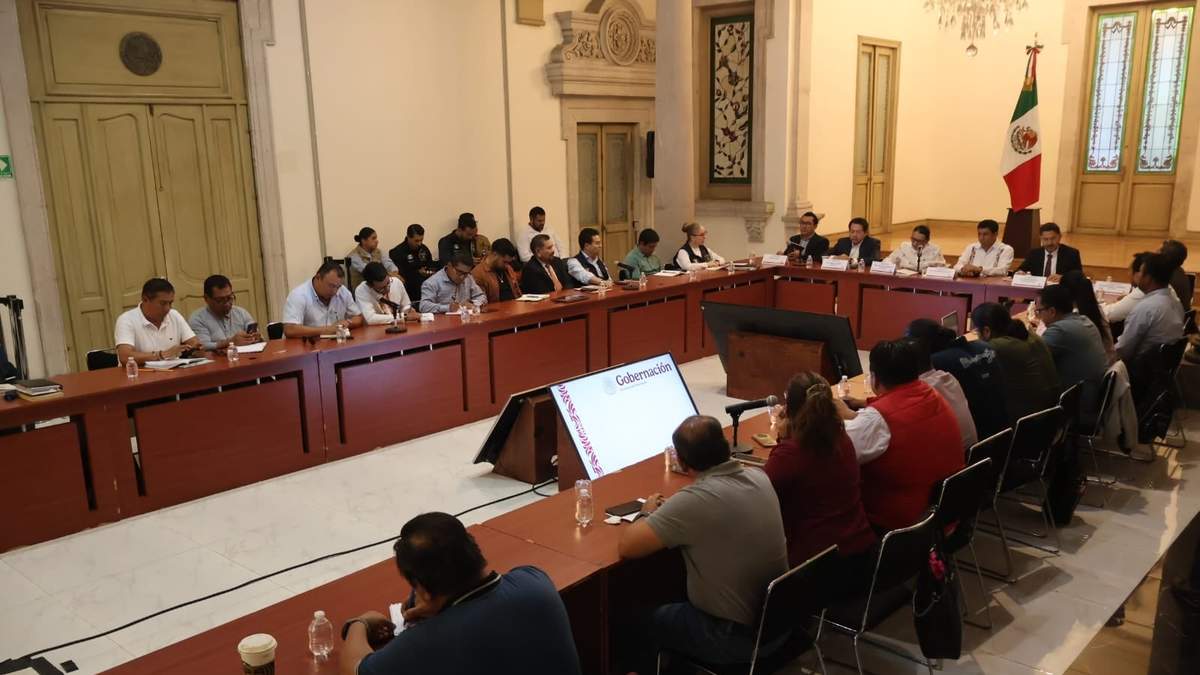 Sección 22 del SNTE-CNTE sostiene mesa tripartita con representantes del Gobierno de Oaxaca y del Gobierno Federal, el viernes 29 de mayo de 2026